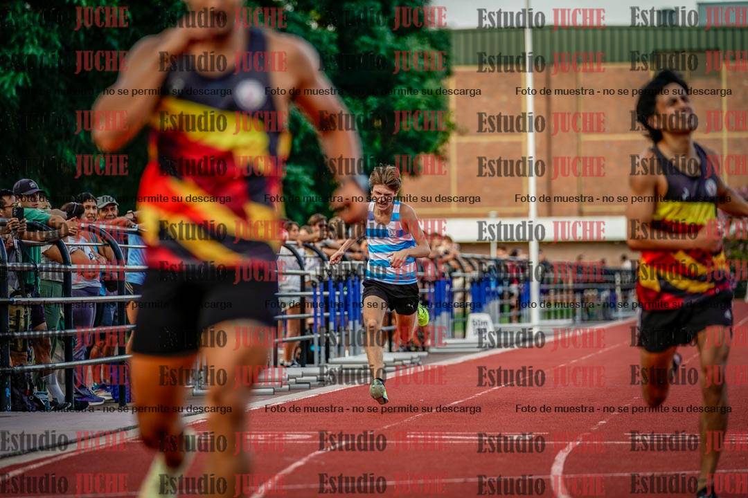 Fotos de los 400 m llanos de varones