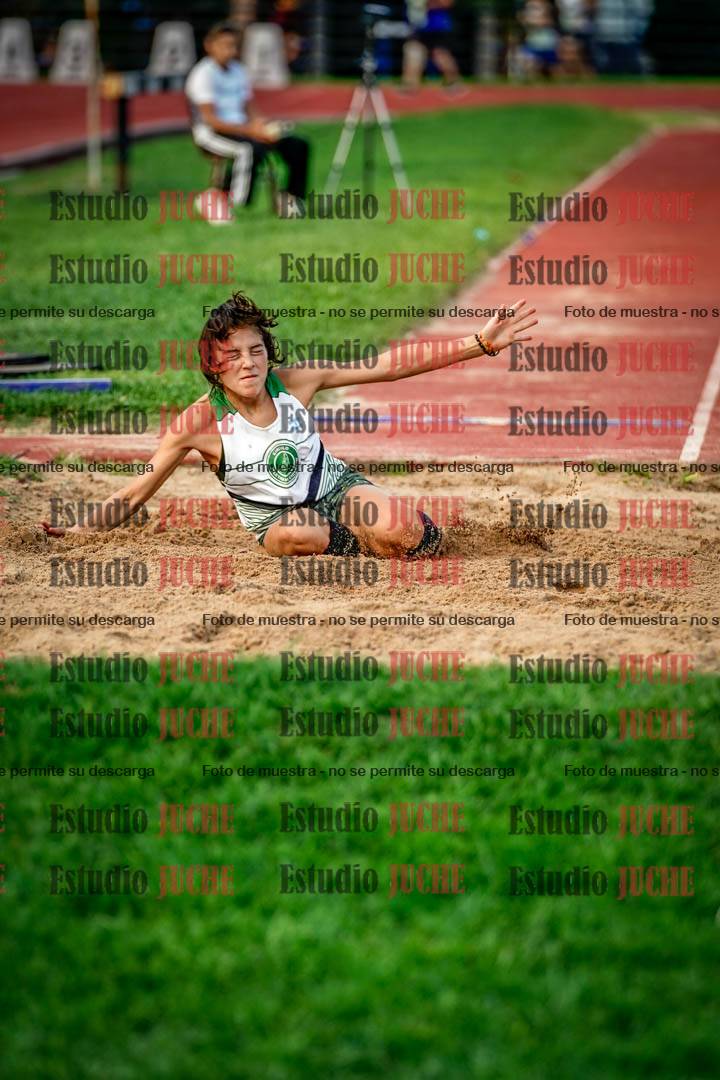 Fotos del salto en largo de mujeres
