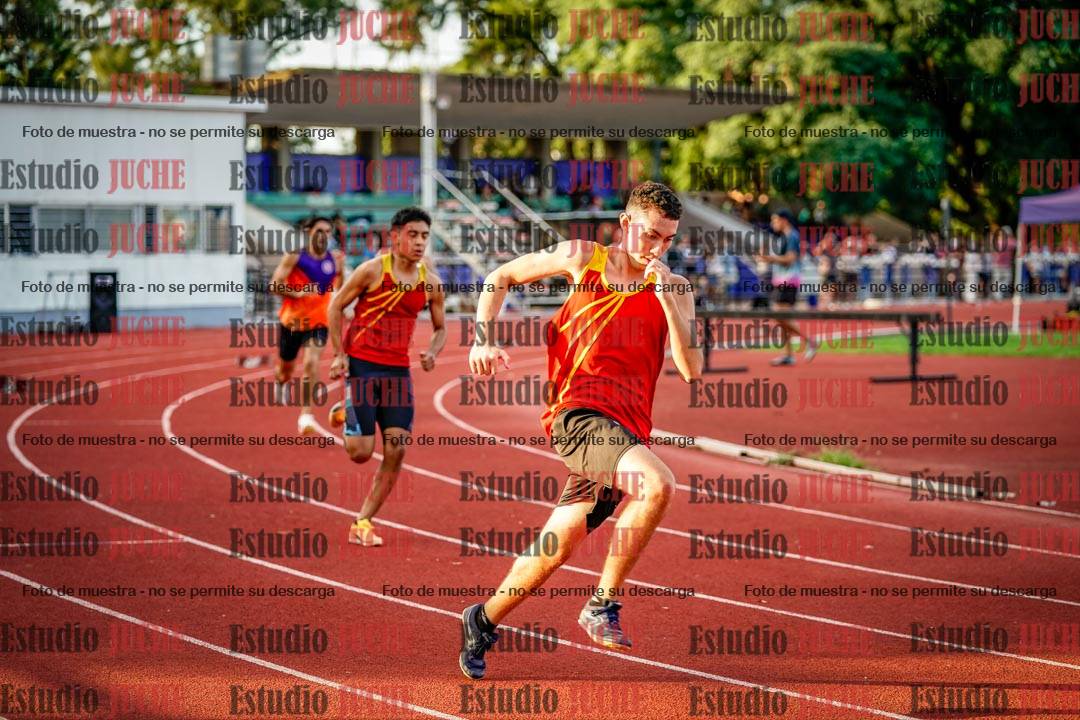 Fotos de los 400 m llanos de varones