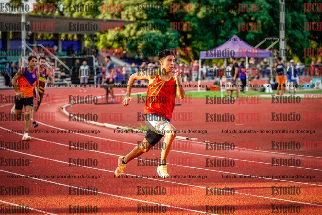 Fotos de los 400 m llanos de varones