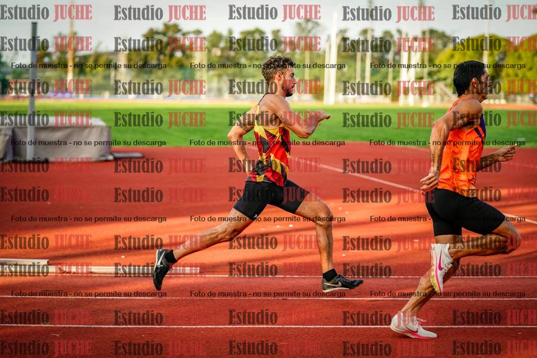 Fotos de los 400 m llanos de varones