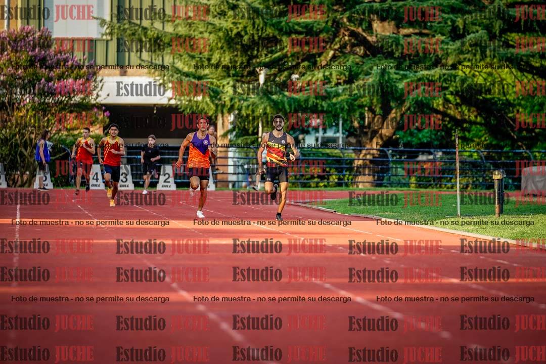 Fotos de los 400 m llanos de varones