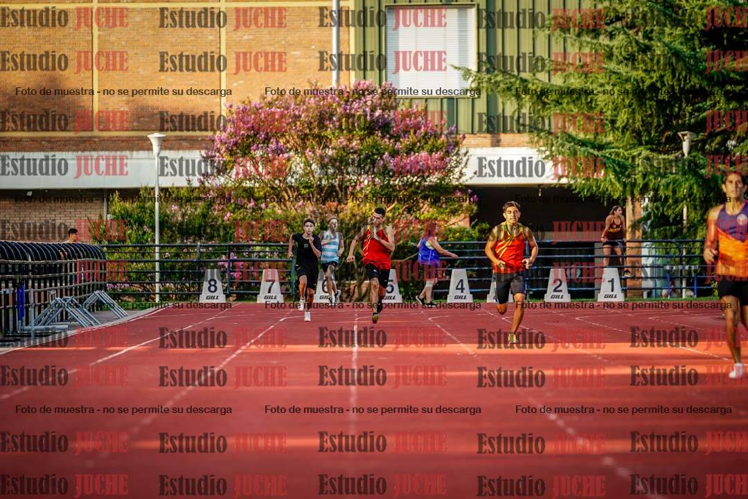 Fotos de los 400 m llanos de varones