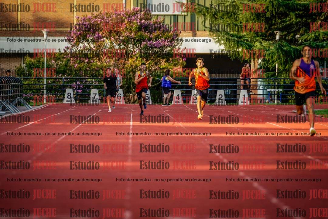 Fotos de los 400 m llanos de varones