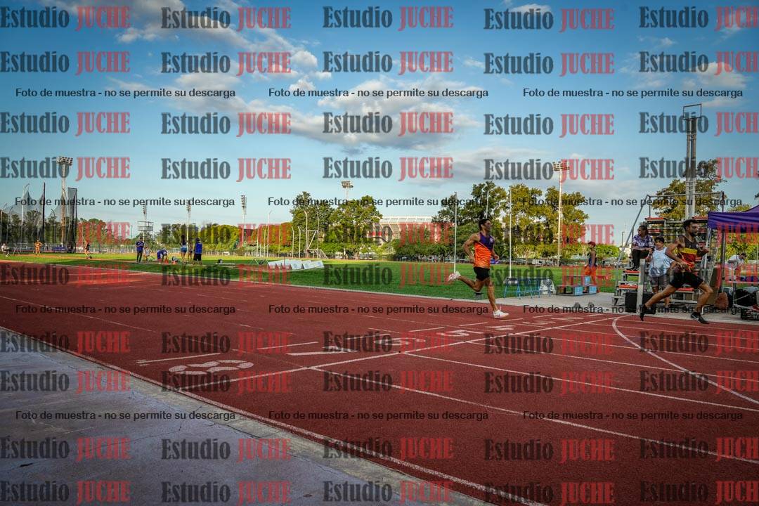 Fotos de los 400 m llanos de varones