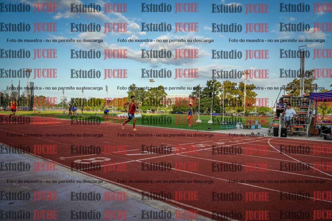 Fotos de los 400 m llanos de varones