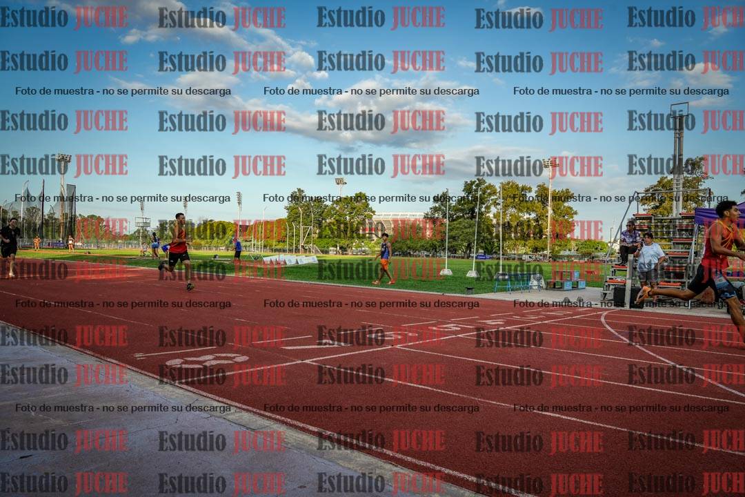 Fotos de los 400 m llanos de varones