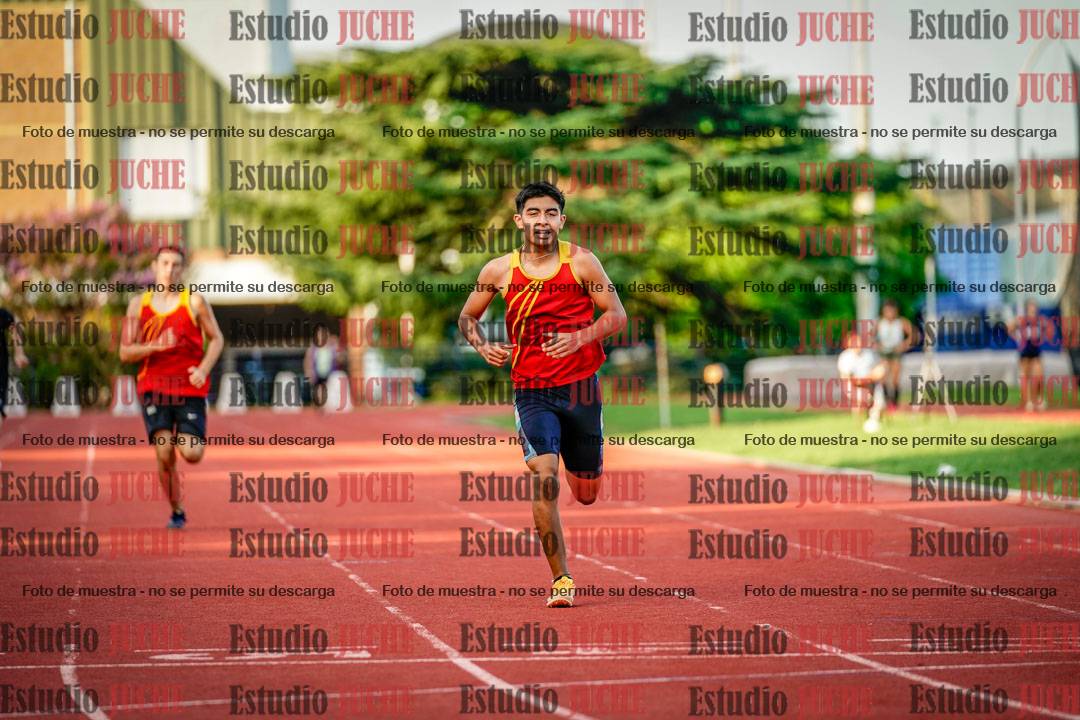 Fotos de los 400 m llanos de varones