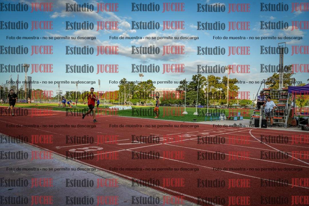 Fotos de los 400 m llanos de varones