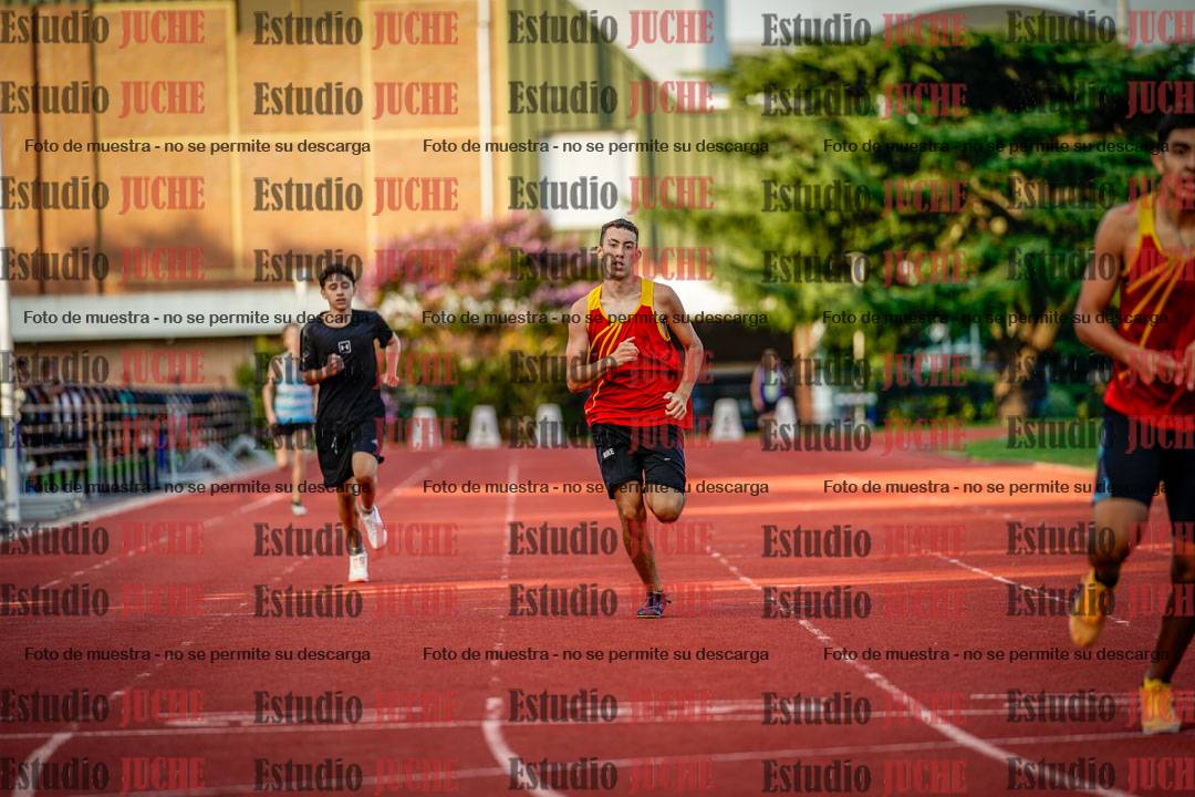 Fotos de los 400 m llanos de varones
