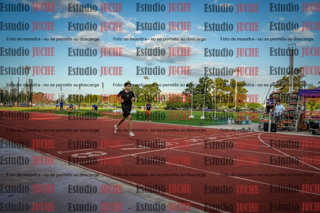 Fotos de los 400 m llanos de varones