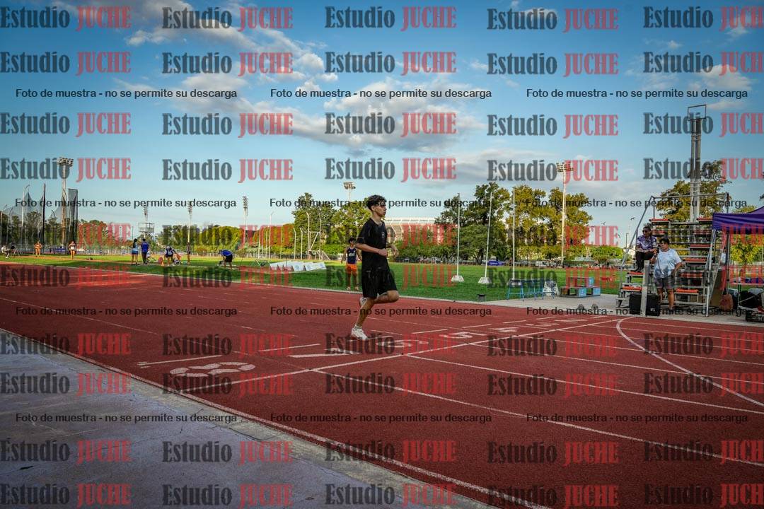 Fotos de los 400 m llanos de varones