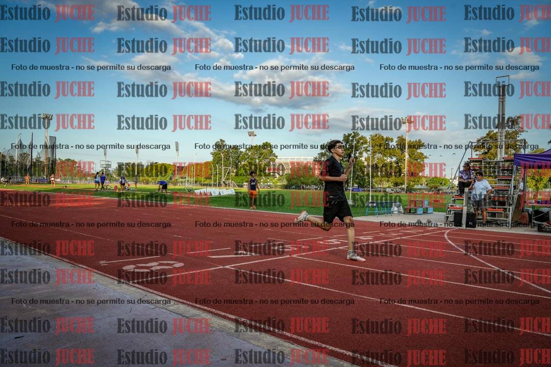 Fotos de los 400 m llanos de varones