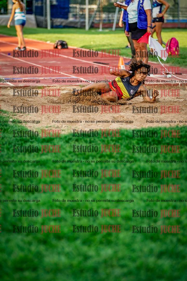 Fotos del salto en largo de mujeres