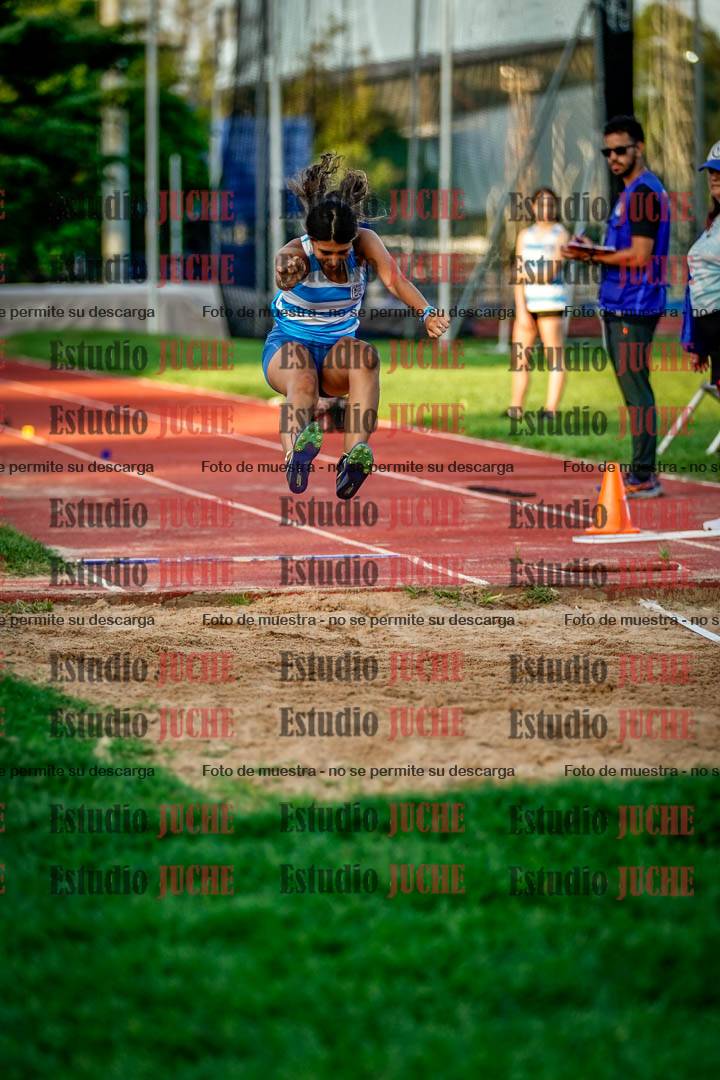 Fotos del salto en largo de mujeres