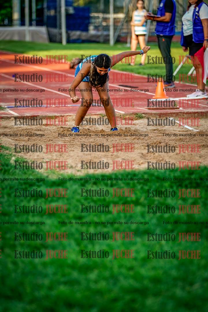 Fotos del salto en largo de mujeres