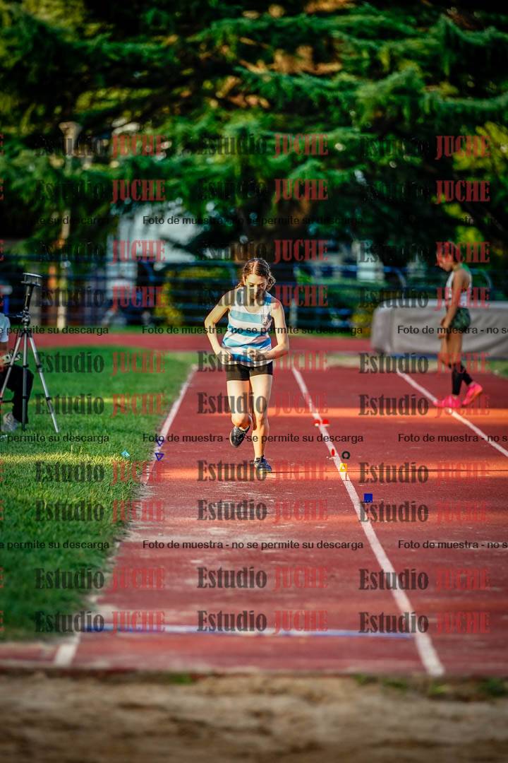 Fotos del salto en largo de mujeres