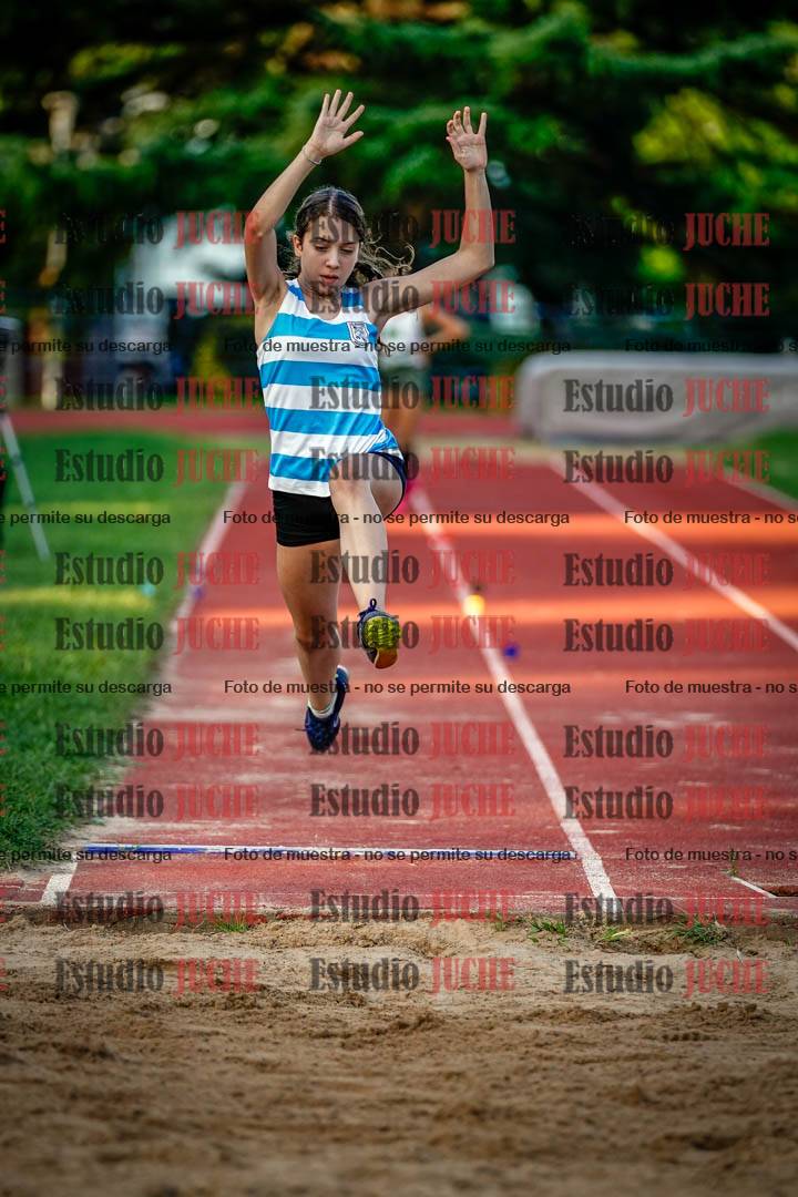 Fotos del salto en largo de mujeres