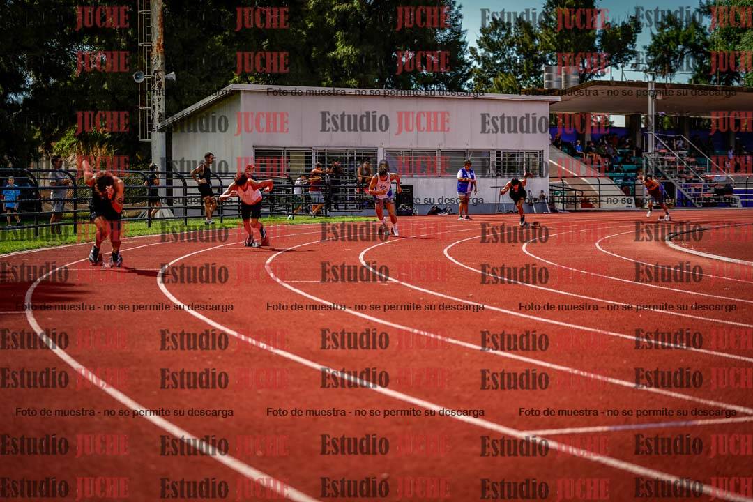 Fotos de los 400 m con vallas de varones