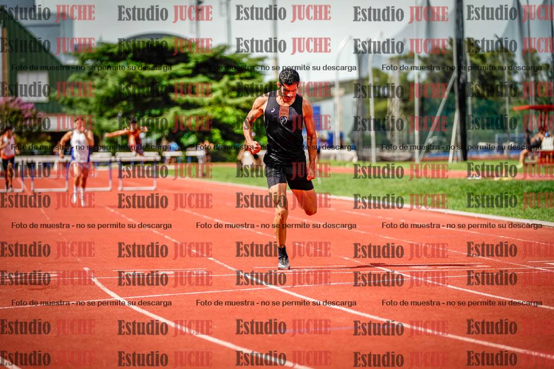 Fotos de los 400 m con vallas de varones