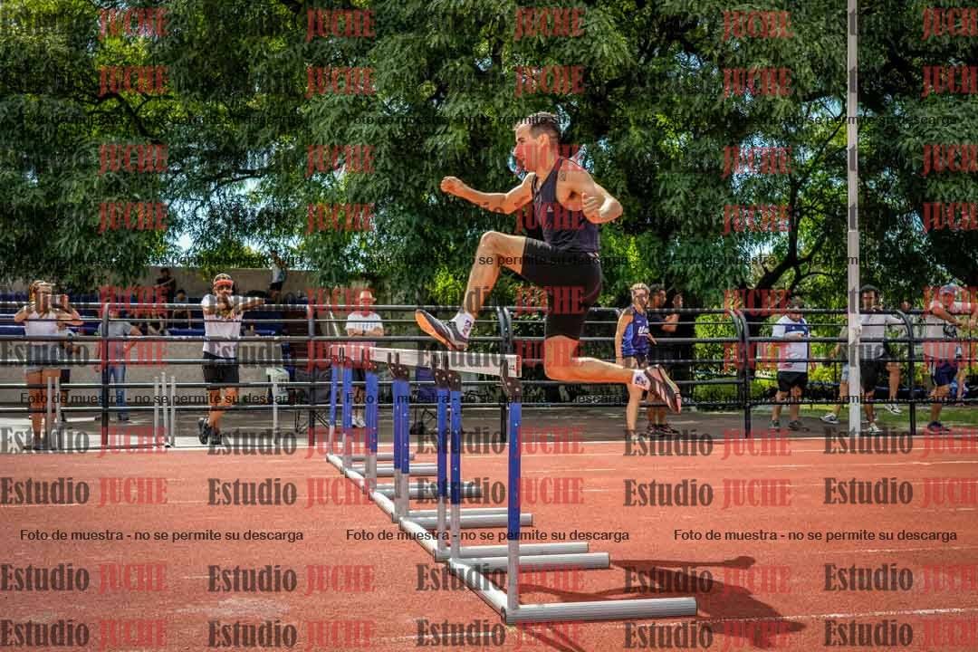 Fotos de los 400 m con vallas de varones