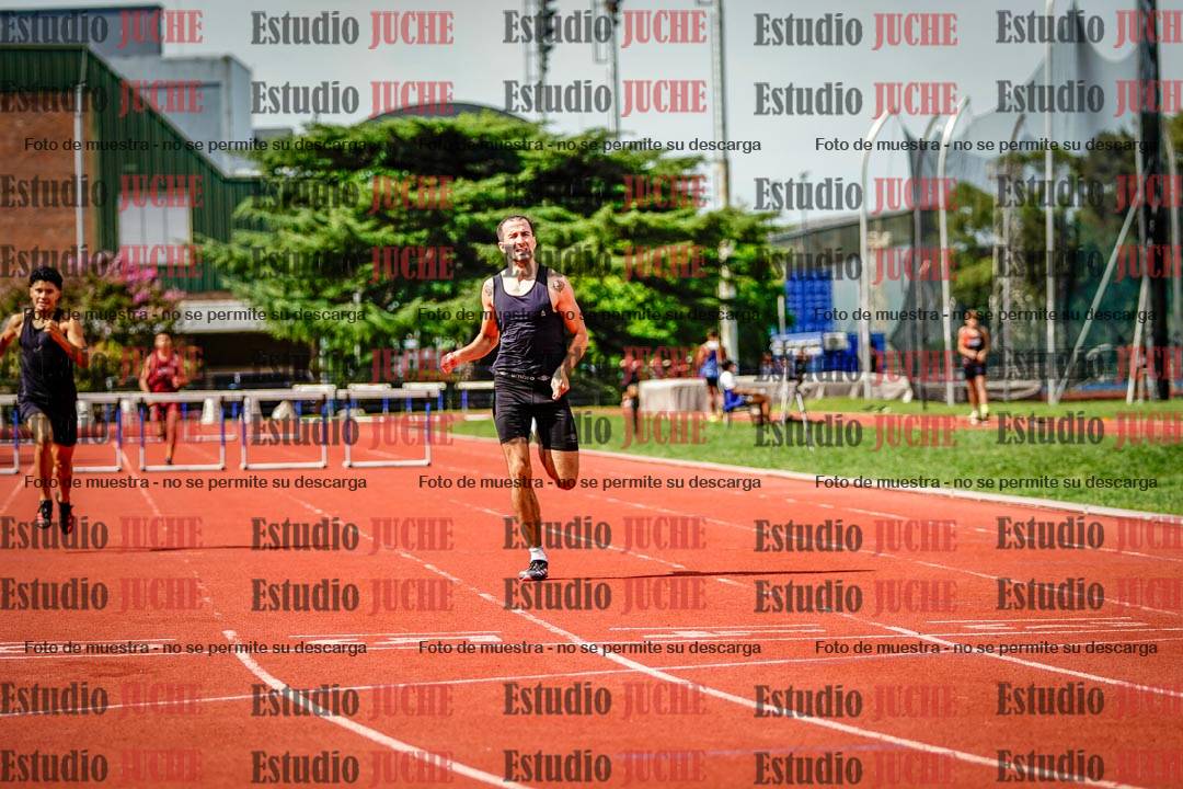 Fotos de los 400 m con vallas de varones