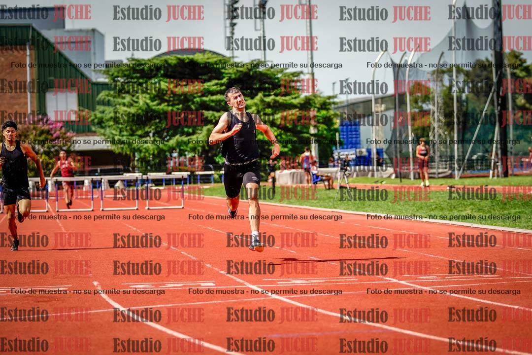 Fotos de los 400 m con vallas de varones