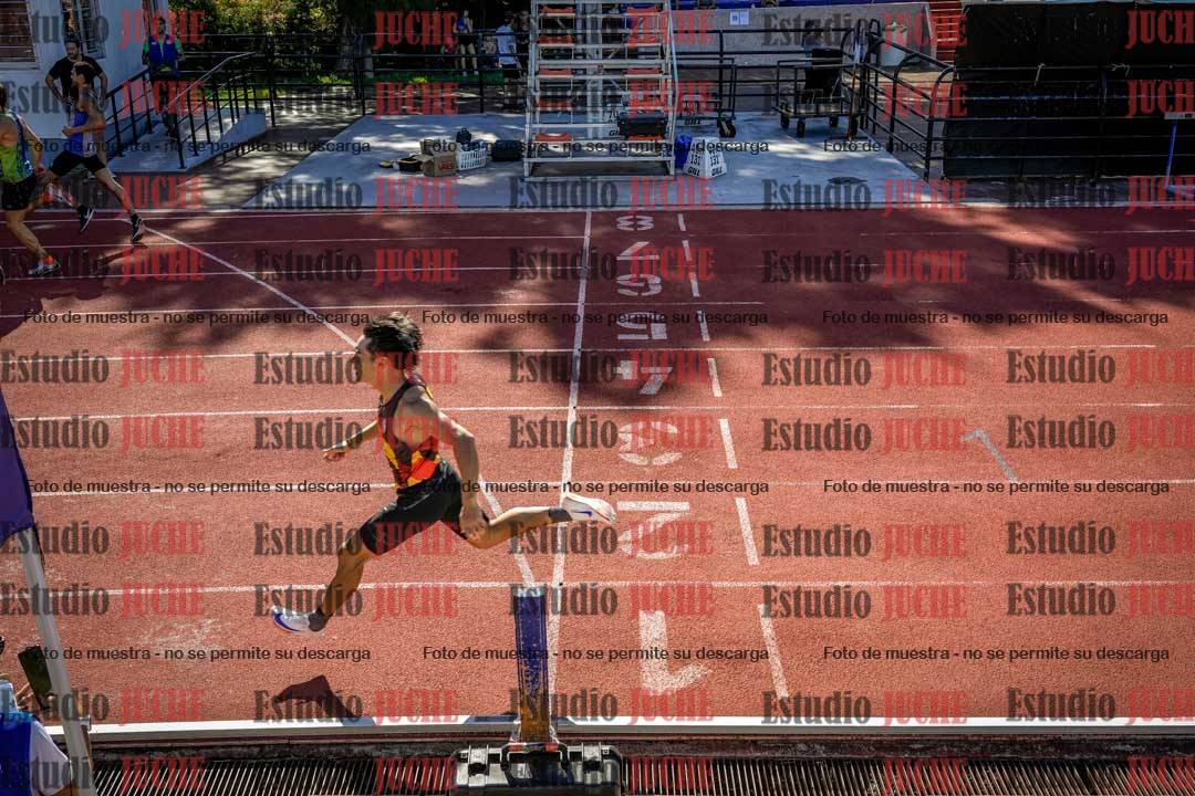 Fotos de los 200 m llanos de varones