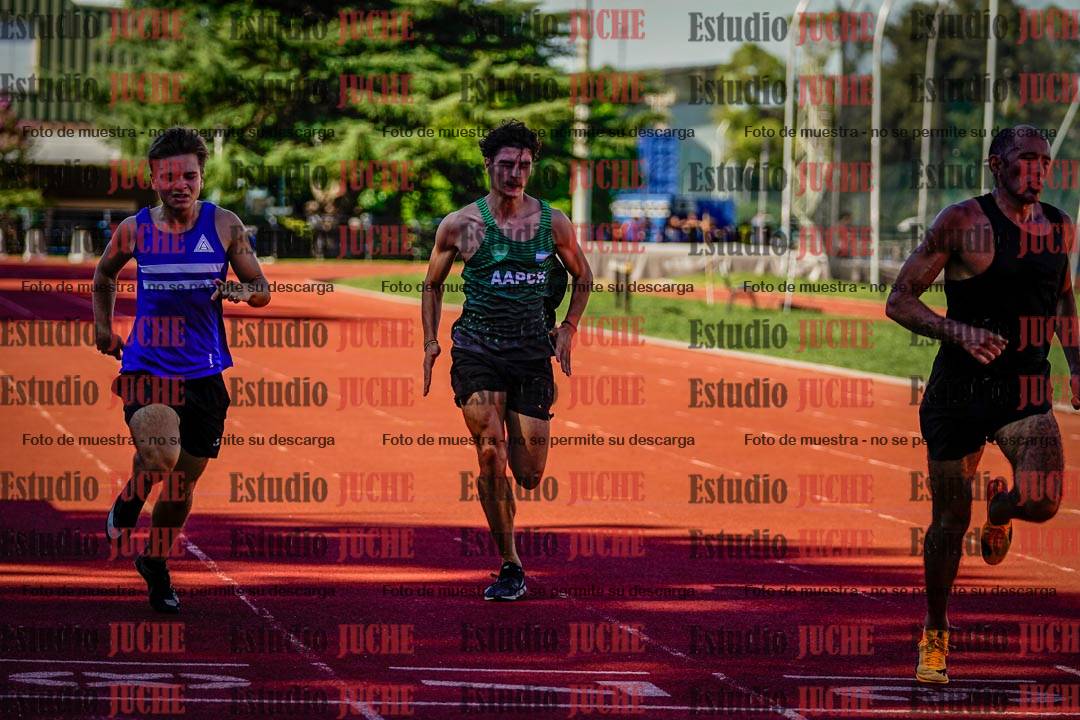 Fotos de los 200 m llanos de varones