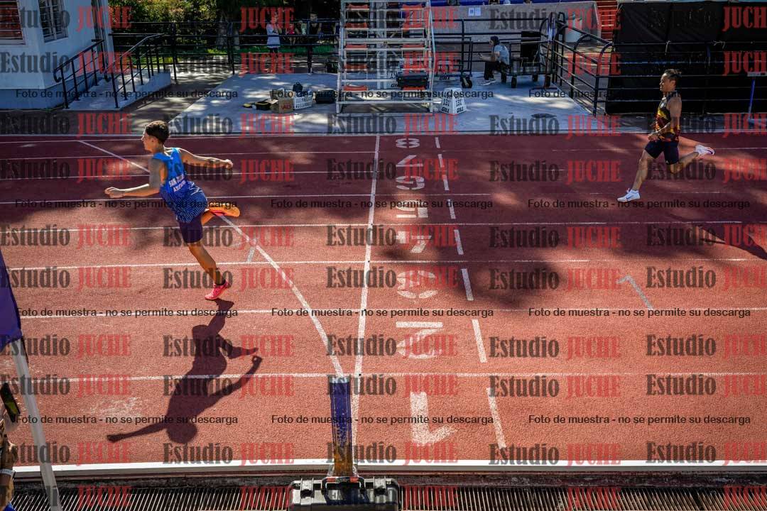 Fotos de los 200 m llanos de varones