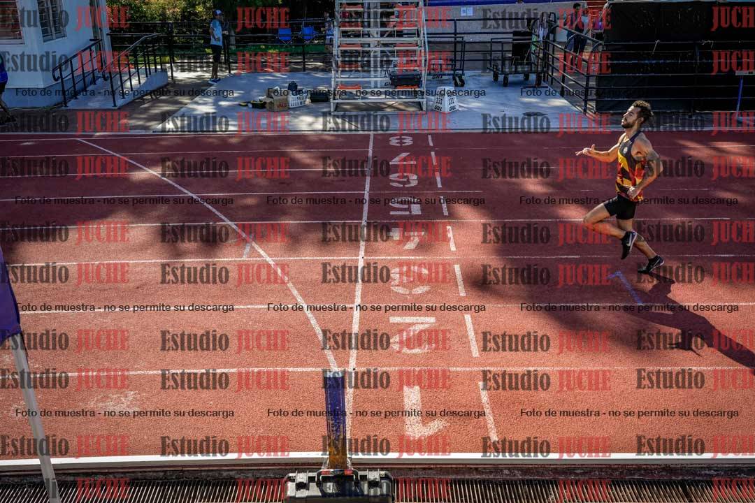 Fotos de los 200 m llanos de varones