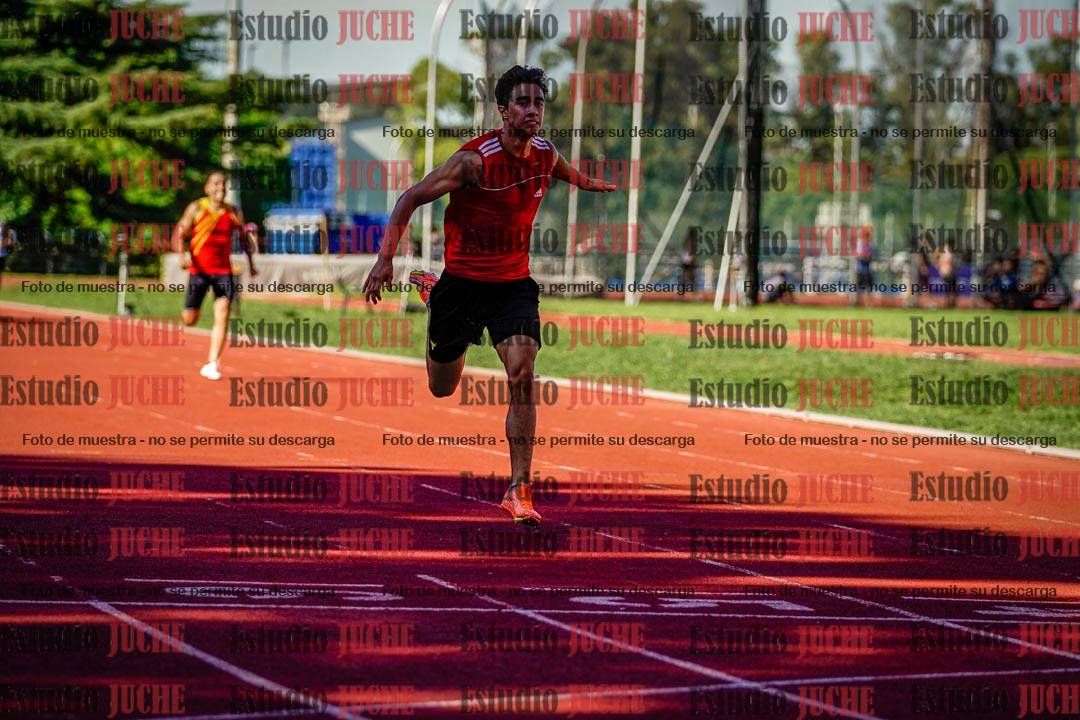 Fotos de los 200 m llanos de varones