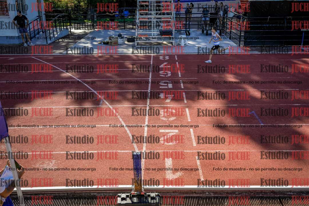 Fotos de los 200 m llanos de varones