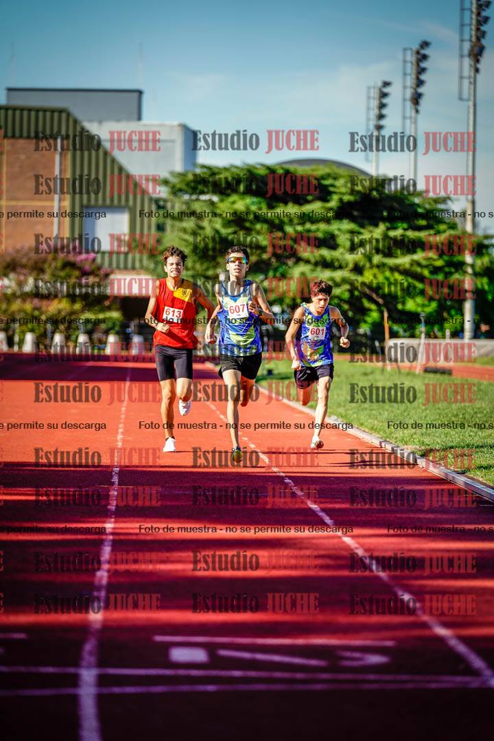 Fotos de los 600 m llanos de varones