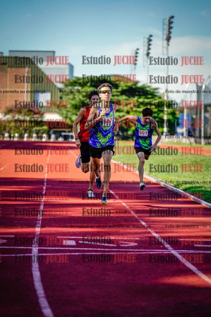 Fotos de los 600 m llanos de varones