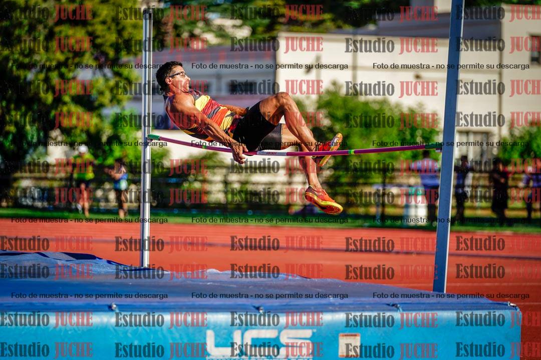 Fotos del salto en alto de varones