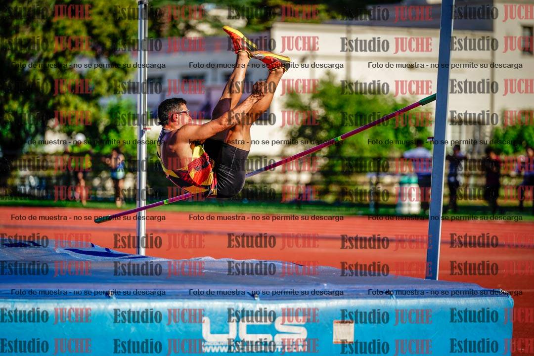 Fotos del salto en alto de varones