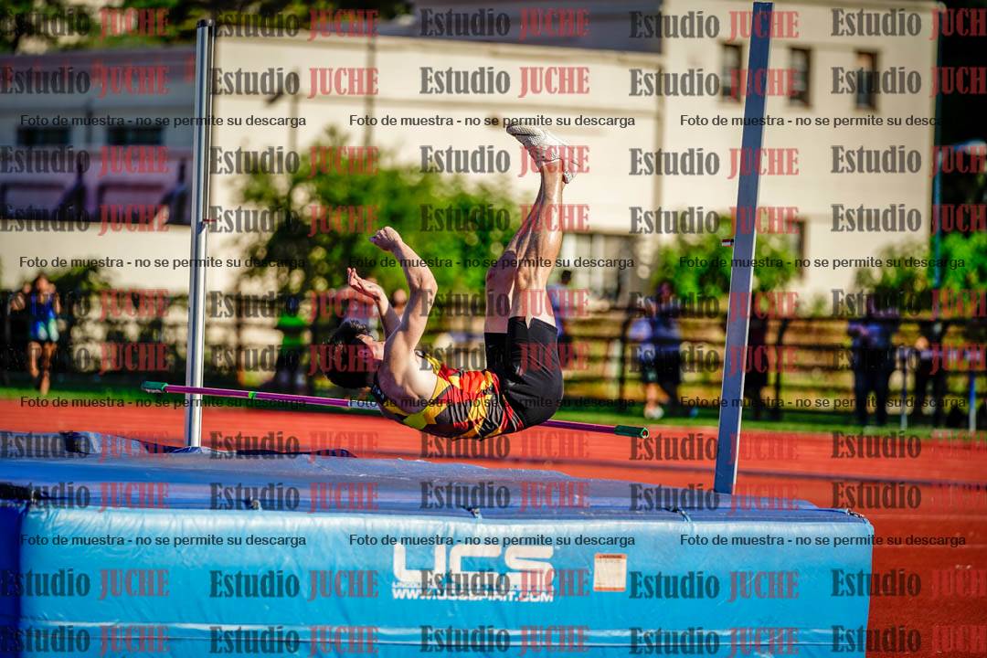 Fotos del salto en alto de varones