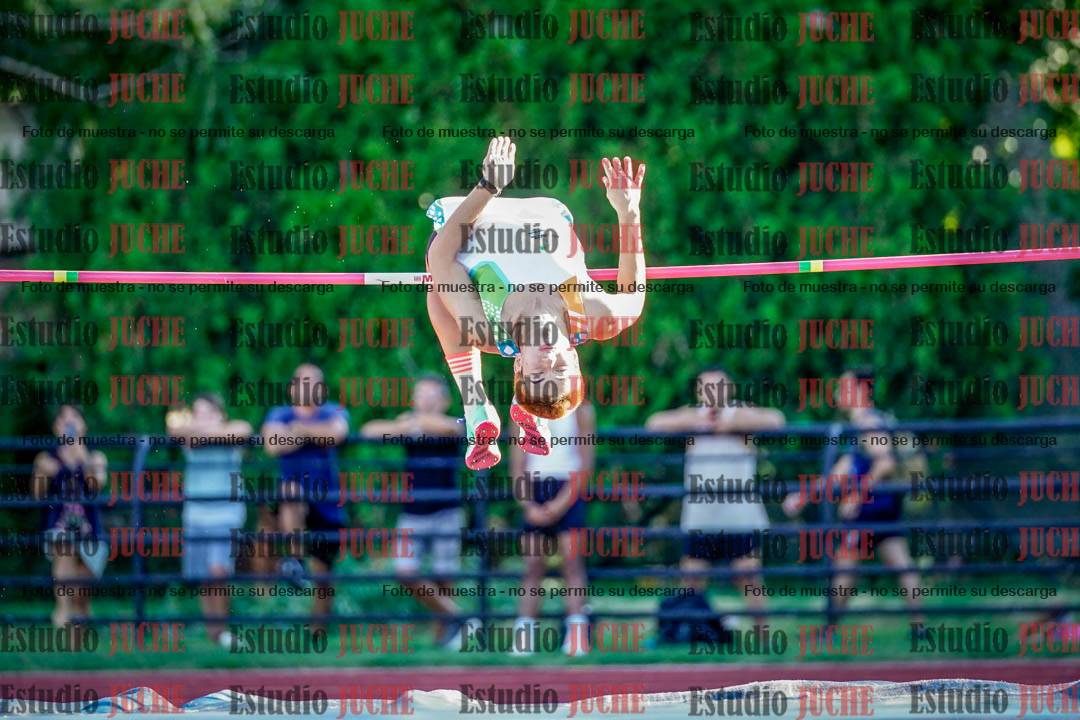 Fotos del salto en alto de varones