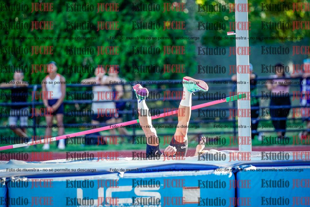 Fotos del salto en alto de varones