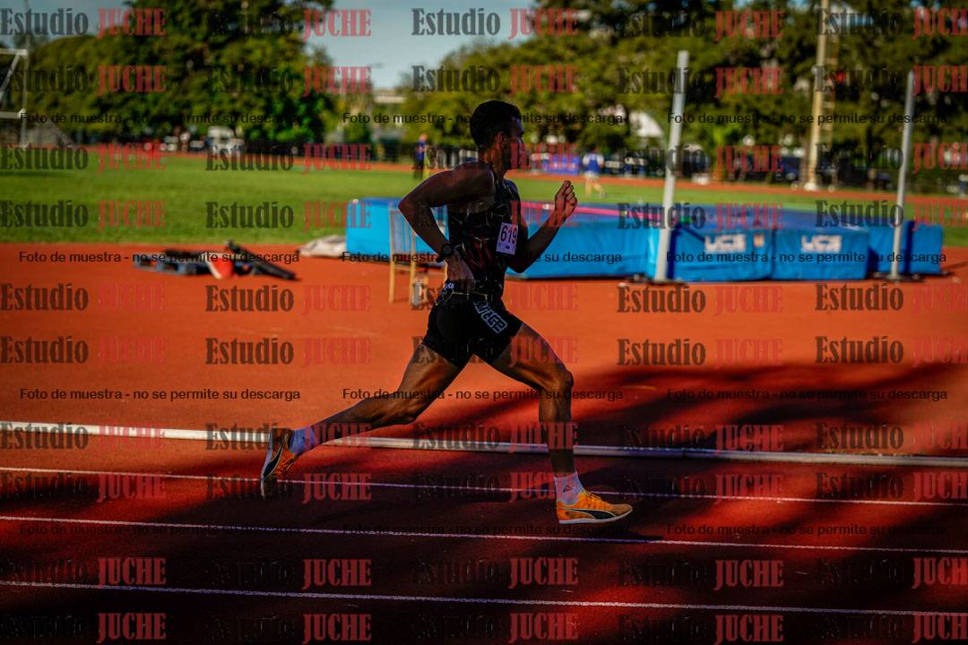 Fotos de los 800 m llanos de varones