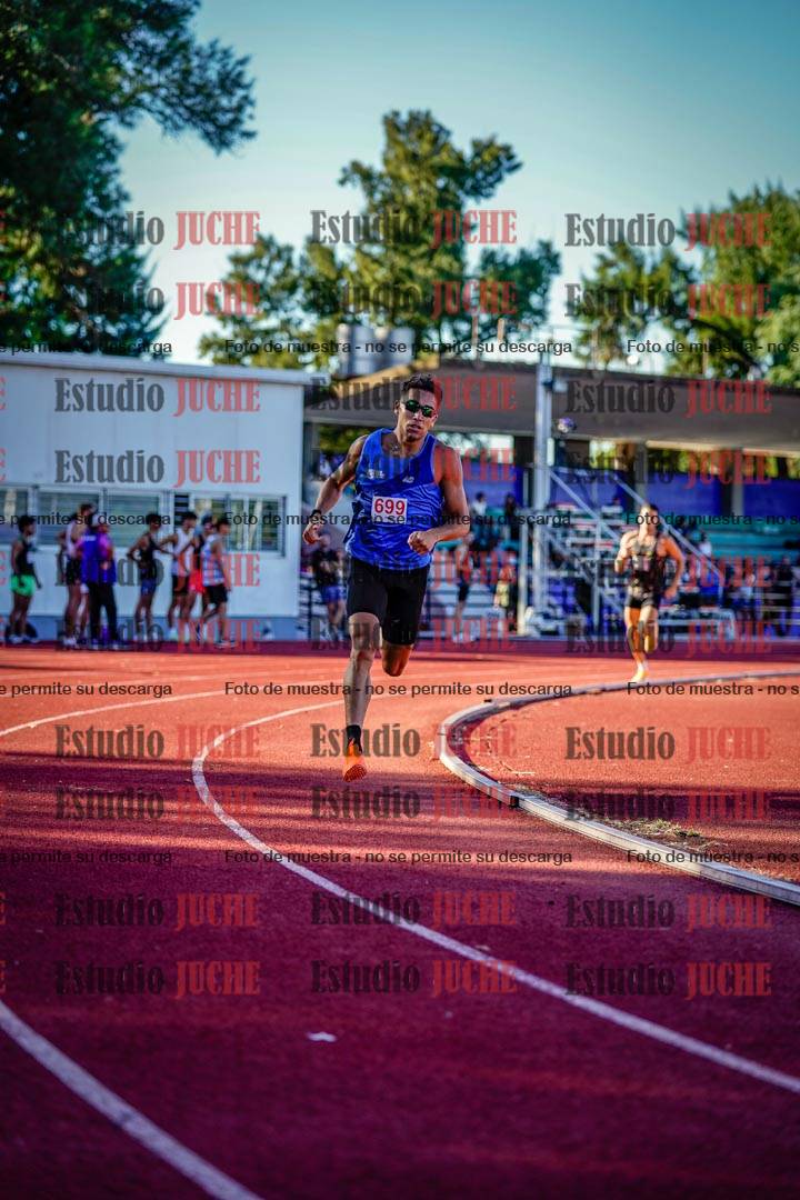 Fotos de los 800 m llanos de varones