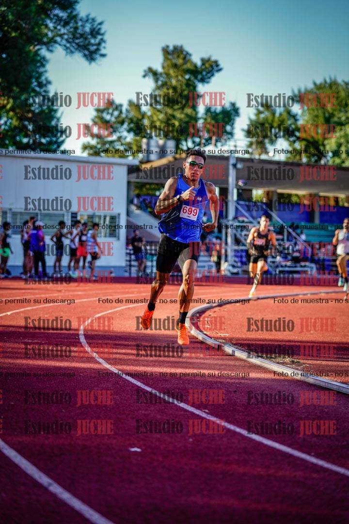 Fotos de los 800 m llanos de varones