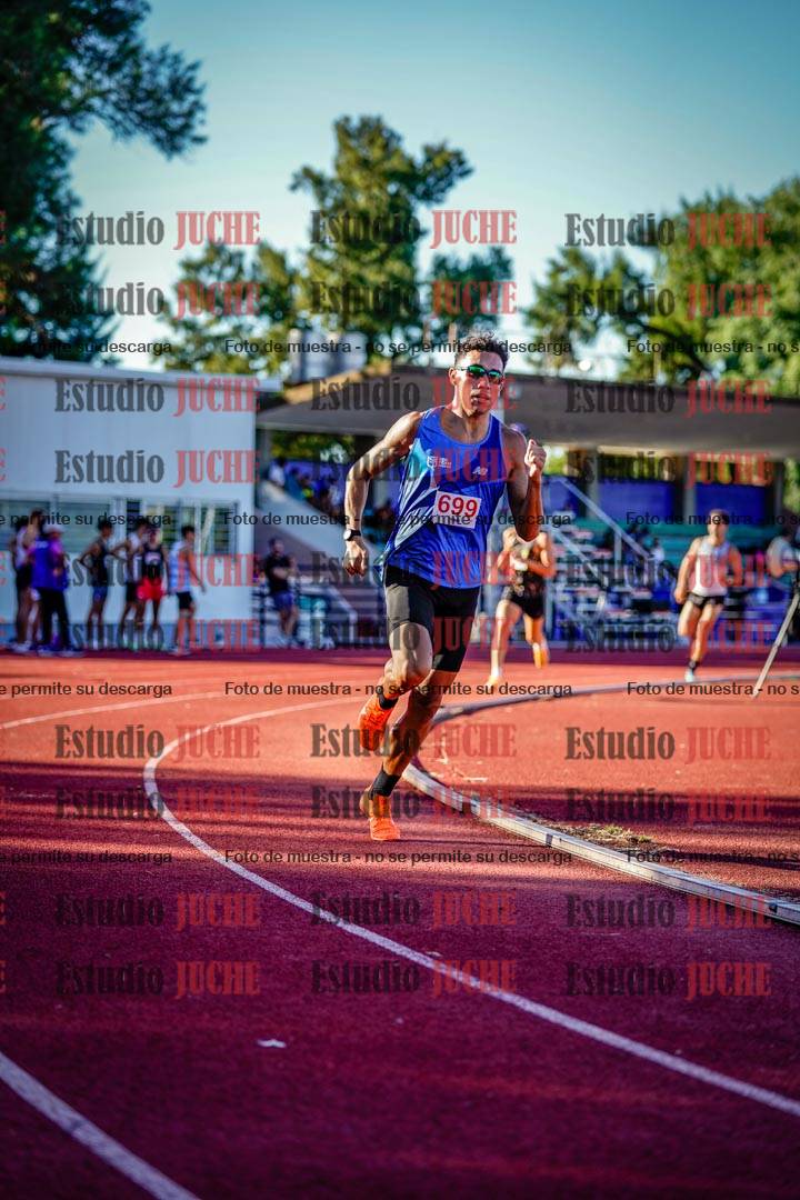 Fotos de los 800 m llanos de varones