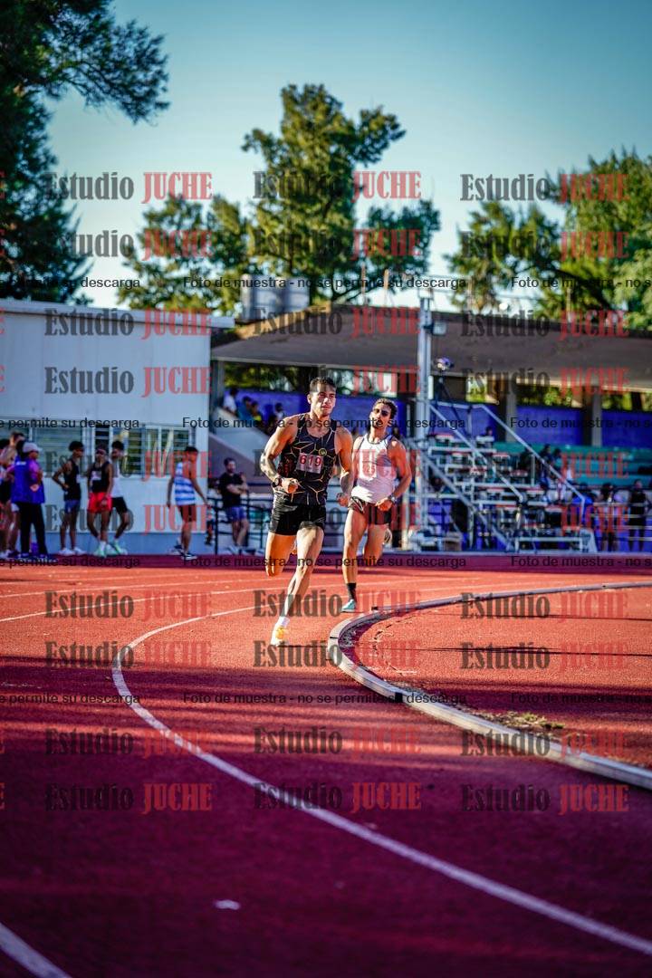 Fotos de los 800 m llanos de varones