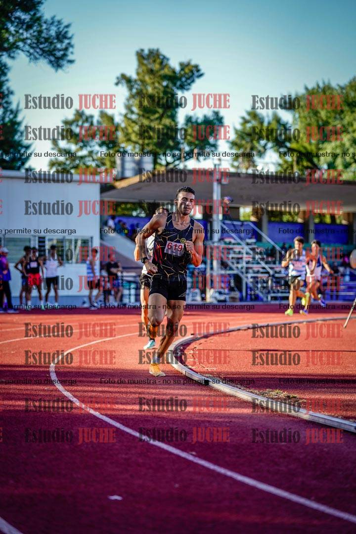 Fotos de los 800 m llanos de varones