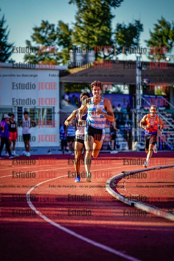 Fotos de los 800 m llanos de varones