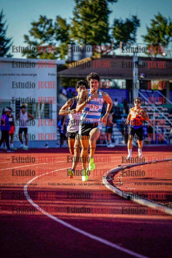 Fotos de los 800 m llanos de varones