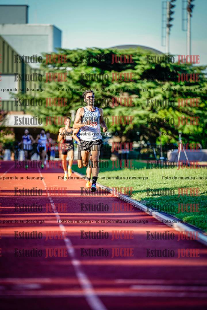 Fotos de los 800 m llanos de varones