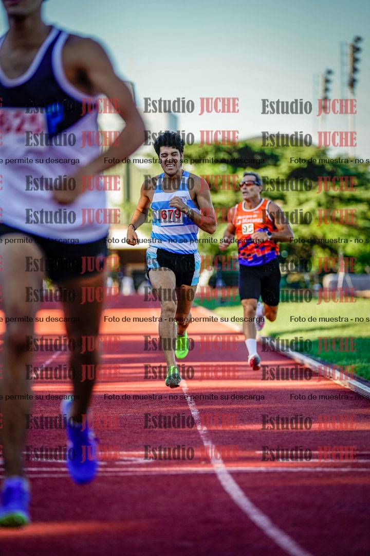 Fotos de los 800 m llanos de varones